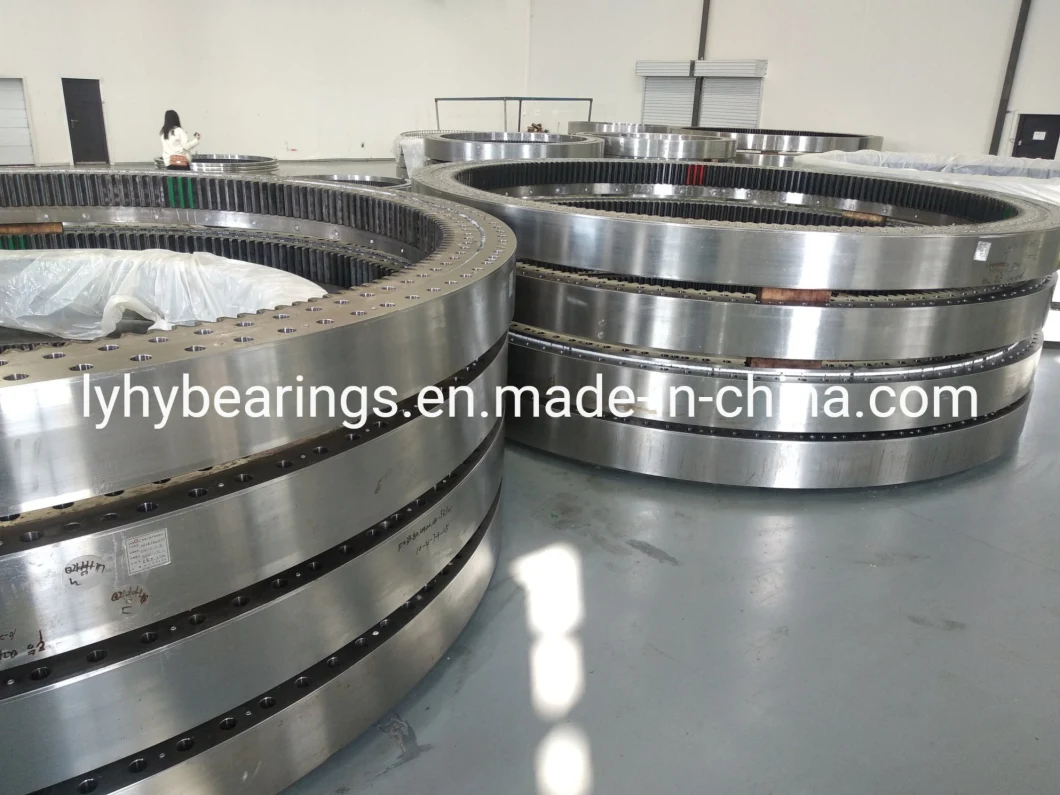 121.45.5600.990.41.1502 Outer Teeth Slewing Bearings Ball and Roller Combined Swing Ring Bearings